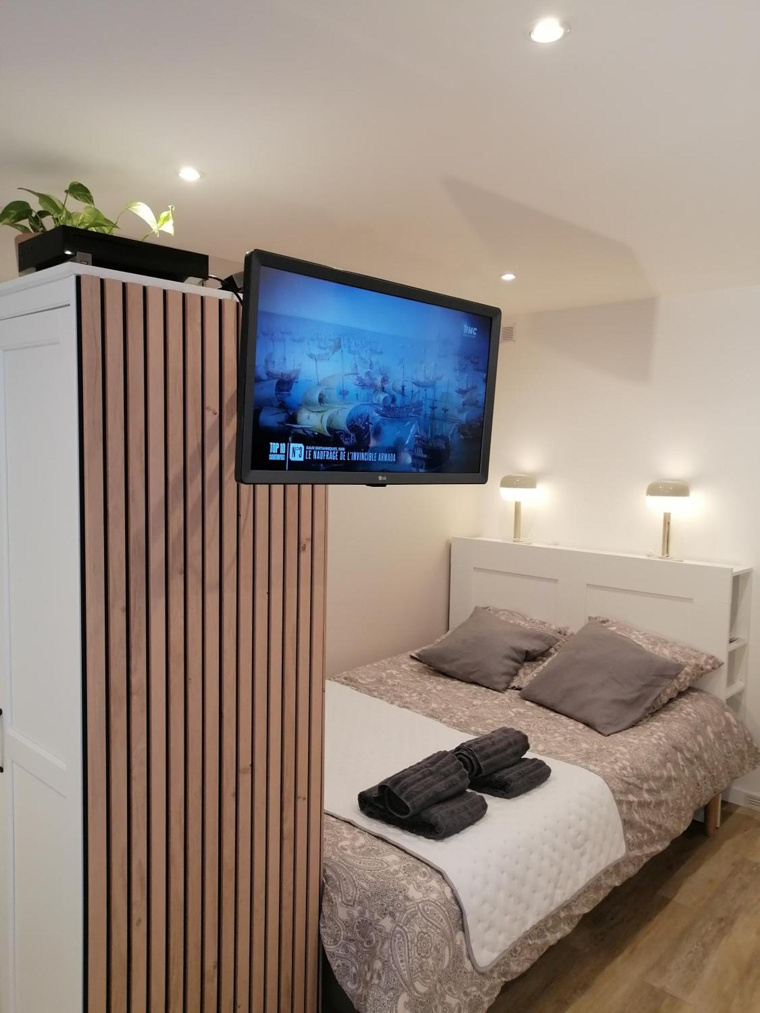 Le Vauban, Charmant Studio 5 Minutes Du Chateau แวร์ซาย ภายนอก รูปภาพ